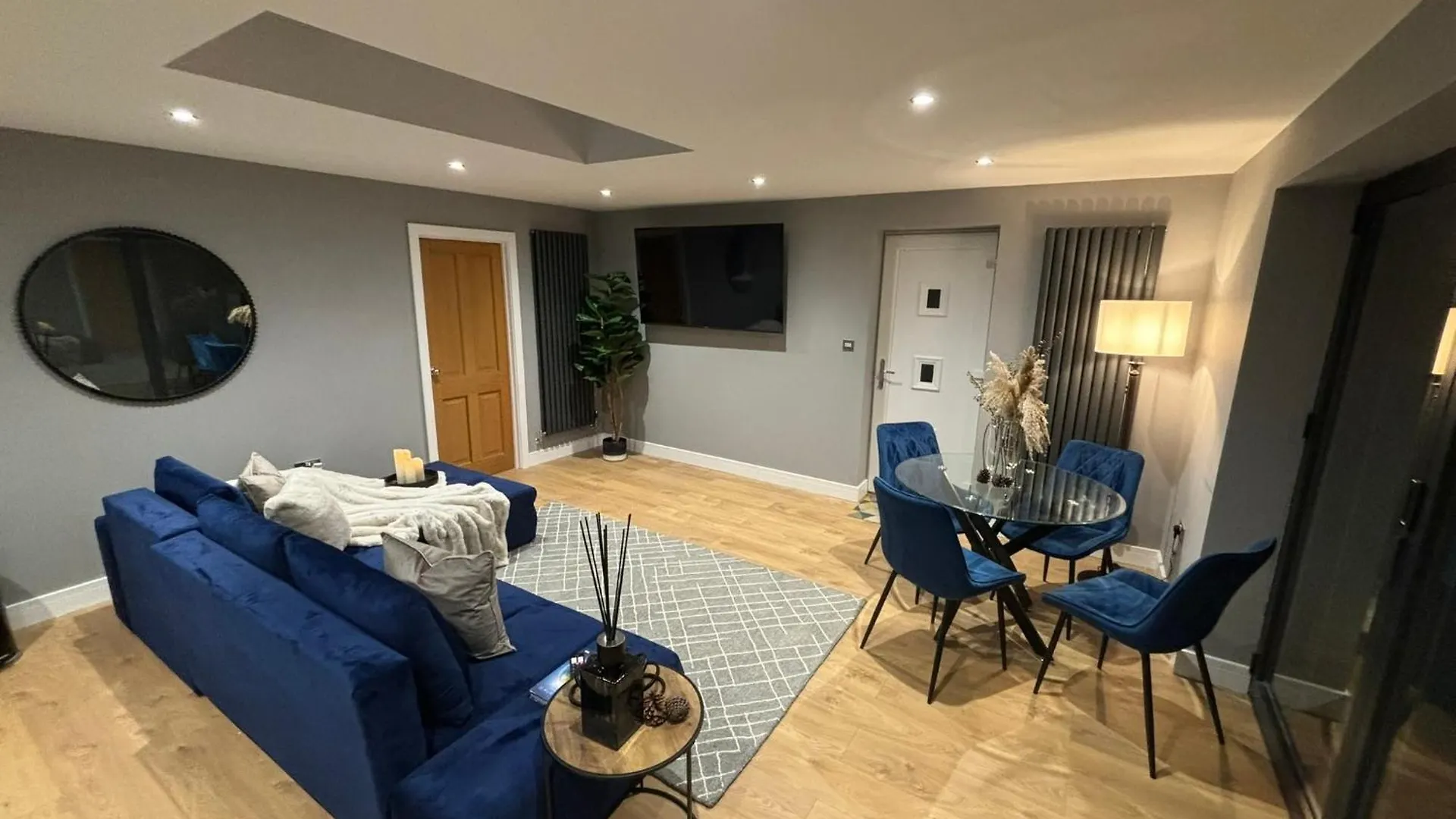 Sheffield-Apartment-Sleeps4-Parking-Hottub location