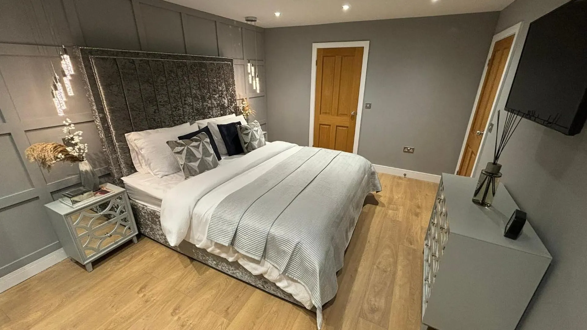 Sheffield-Apartment-Sleeps4-Parking-Hottub 아파트